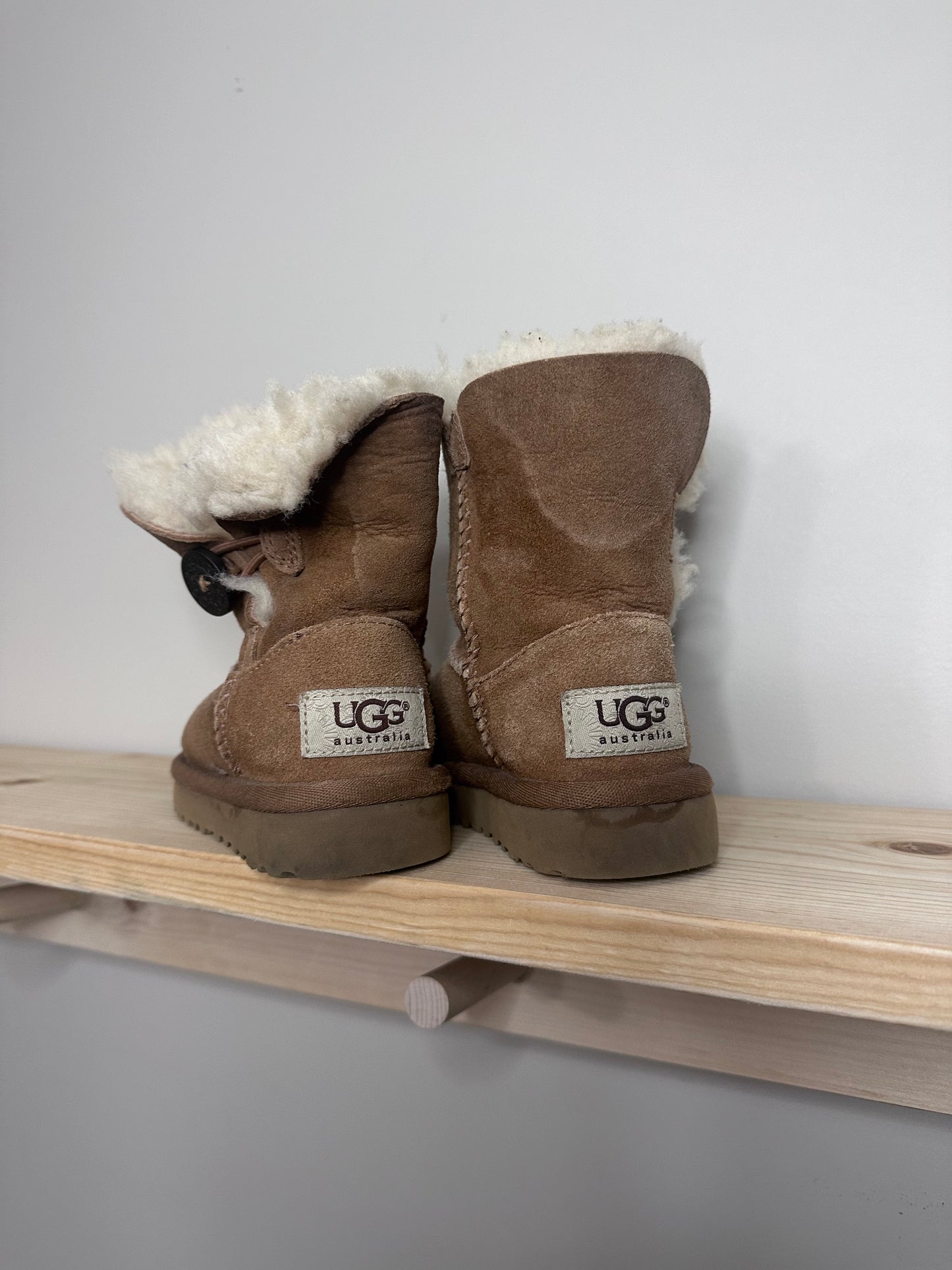 Ugg | size 6