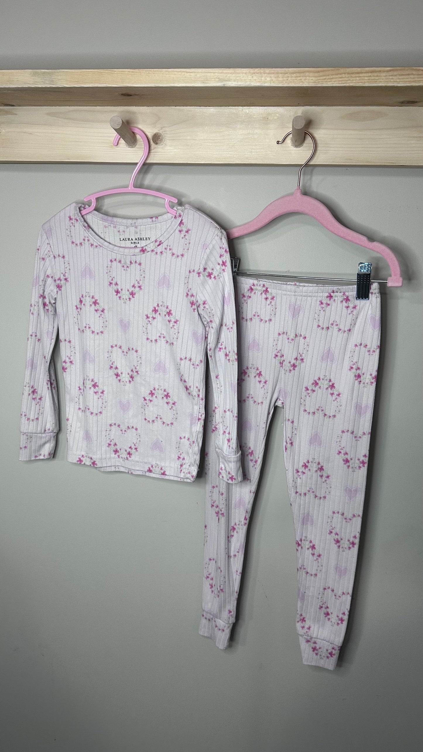 Laura Ashley | 4T