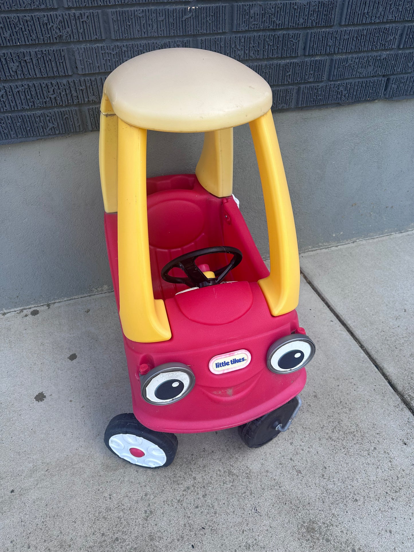 Little Tikes Ride in Car