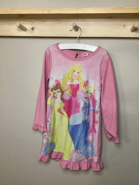 Characters | Disney | 4T