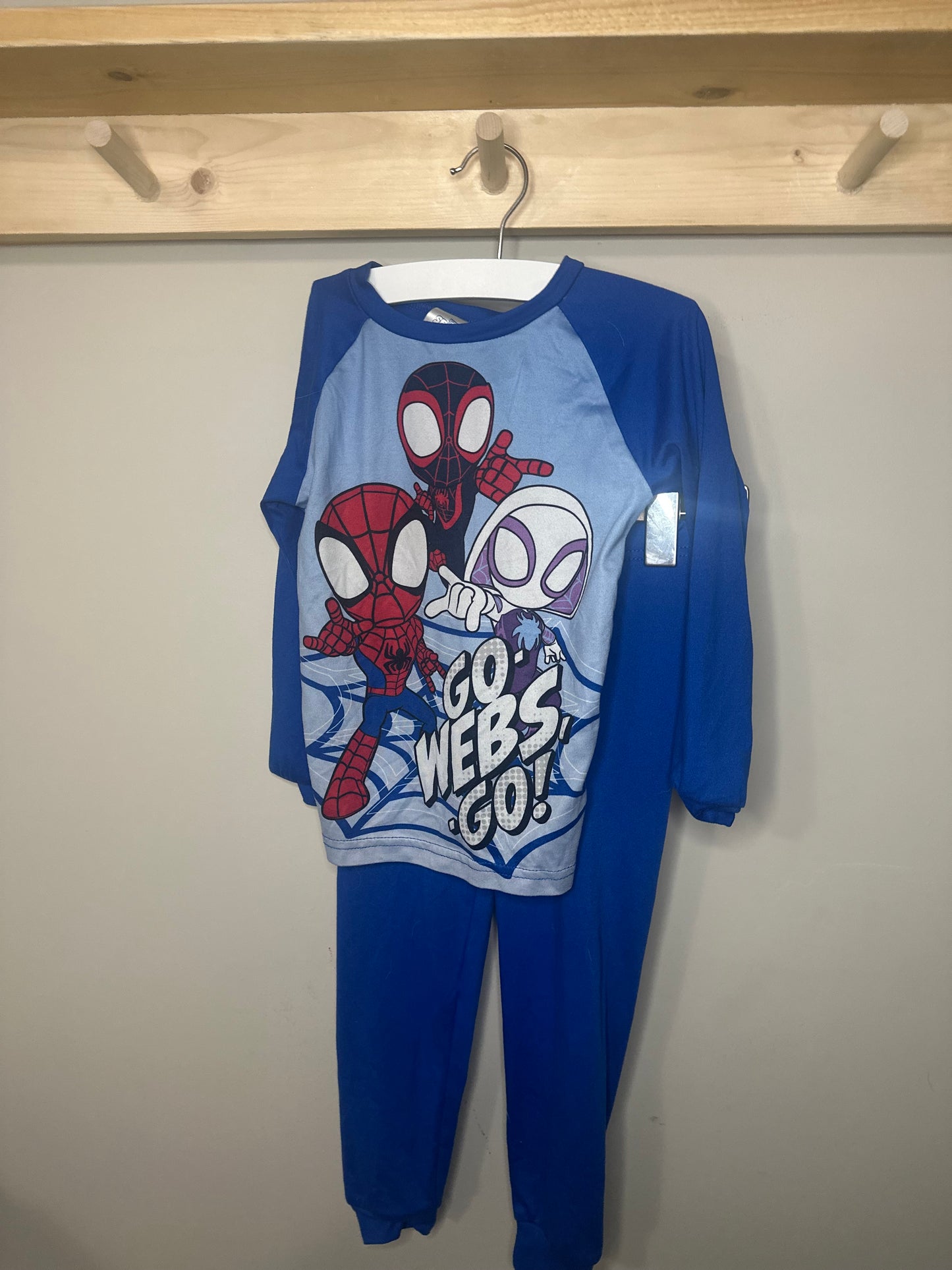 Characters | Spider-man | 4T