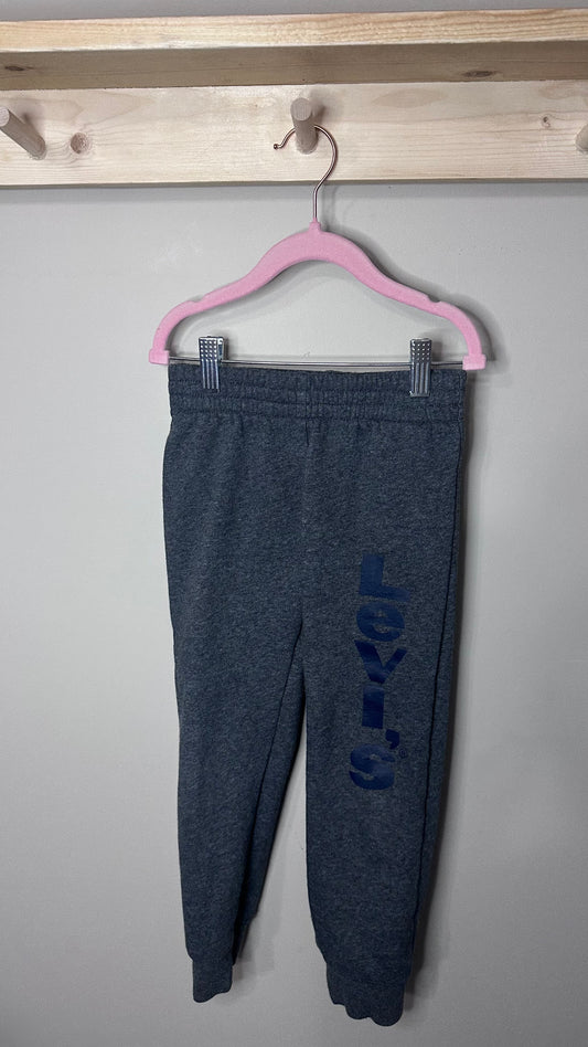 Levi’s | 6-7