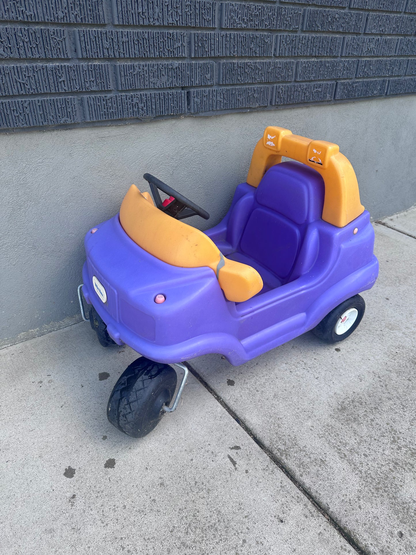 Little Tikes Ride in Car